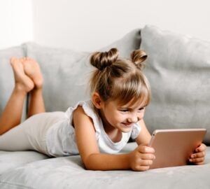 ילדים ומסכים. כמה זה יותר מידי?